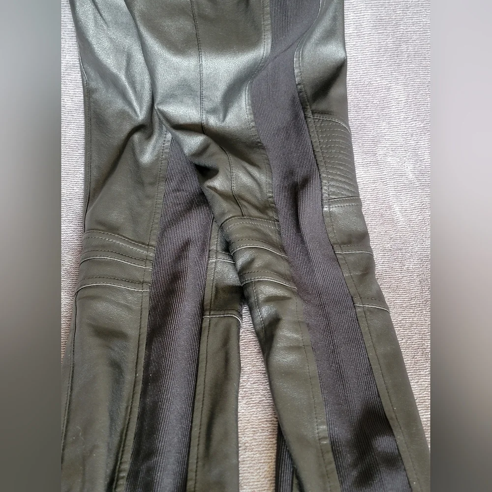 BCBGMaxAzria "Khalin" Women's Sz XS Black Leggings with Zipper Detail LIKE NEW - Picture 12 of 16